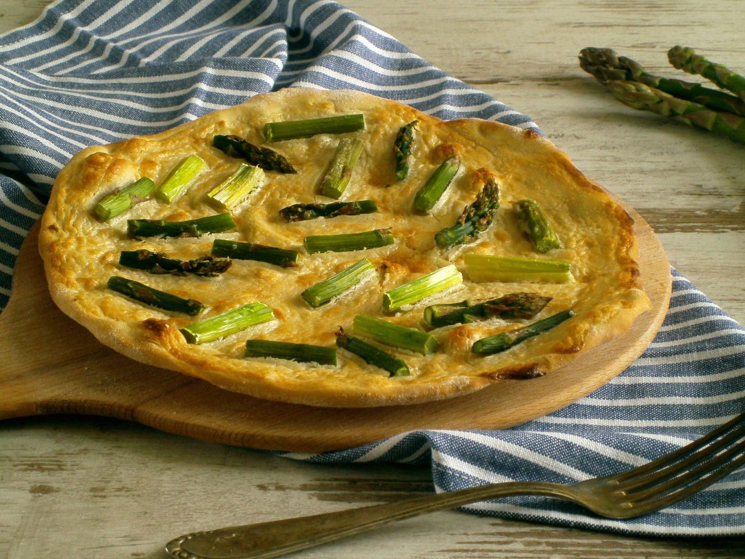 Rezepte - Flammkuchen - Pizza - weizenfrei - vegan - Spargel