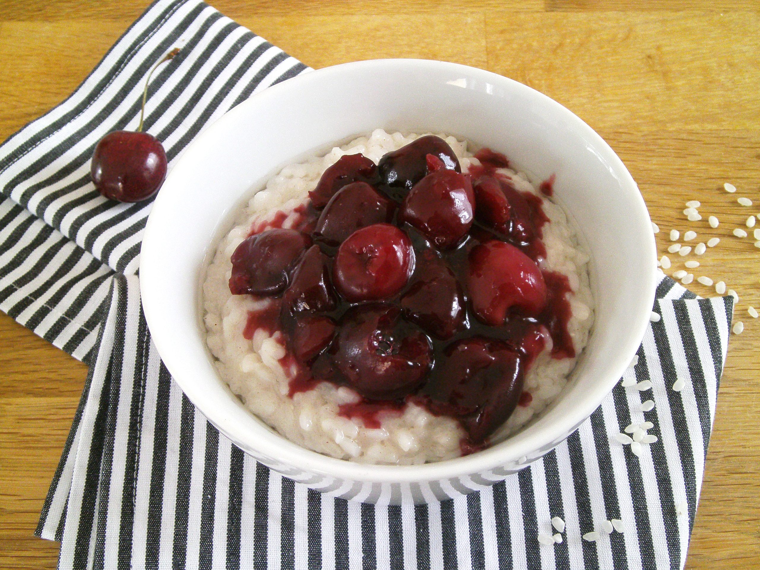 Rezepte - Frühstück & Nachtisch - Milchreis mit Kokos und Kirschen - glutenfrei - vegan - ayurveda- clean eating