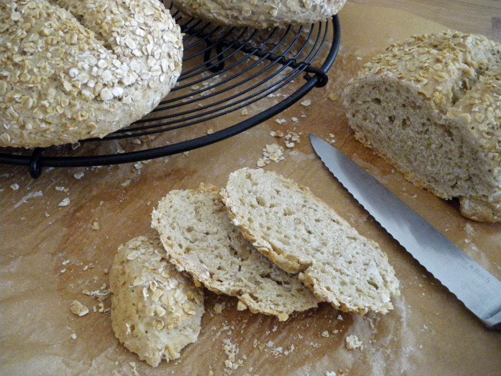 Rezepte - Brot - Haferflockenbrot - weizenfrei - vegan - backen