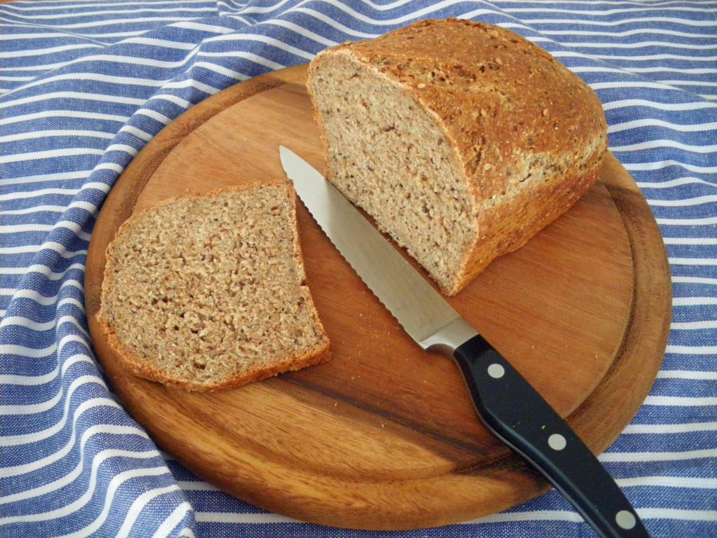 Rezepte - Brot - Ur-Dinkelbrot mit Flohsamen - vegan & weizenfrei