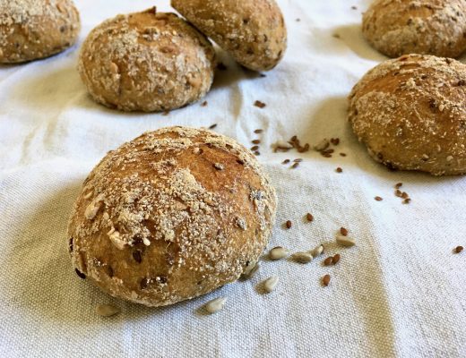 Rezept für glutenfreie Mehrkornbrötchen mit Sauerteig