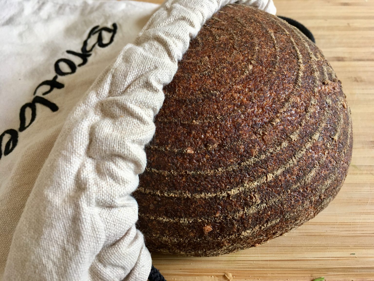 glutenfreies Quinoa-Sorhum Brot mit Sauerteig